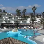 Vista Oasis منتزه العطل 2*
