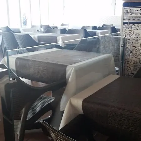 假日公园 绿洲视野酒店 2*