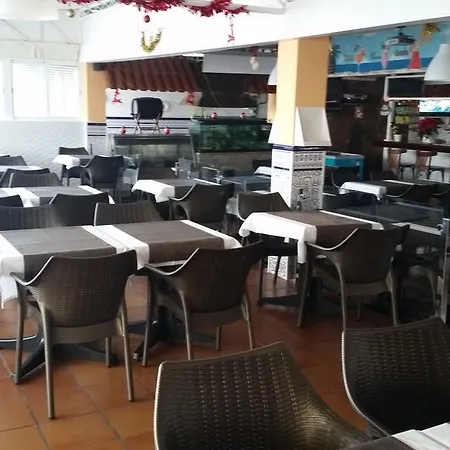 假日公园 绿洲视野酒店 2*